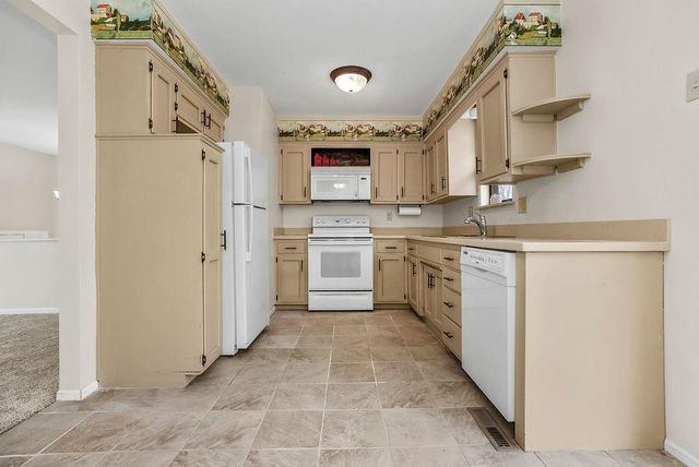 10530 W 59th Terrace, Shawnee, KS 66203