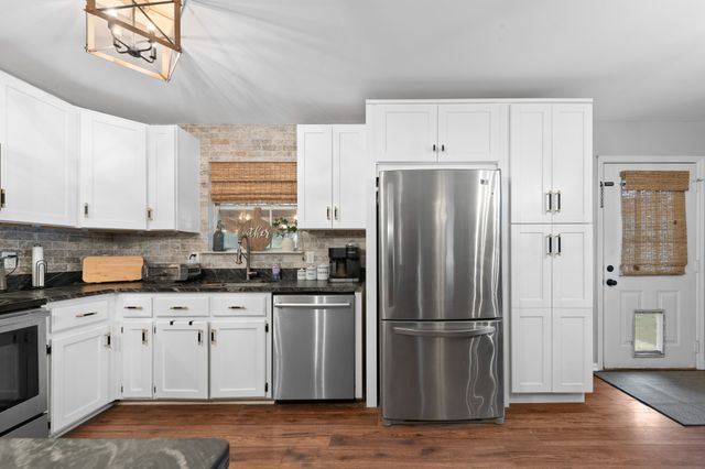 1294 Redbud Ln, Columbia, TN 38401