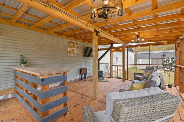 1294 Redbud Ln, Columbia, TN 38401