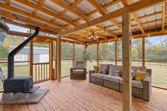 1294 Redbud Ln, Columbia, TN 38401