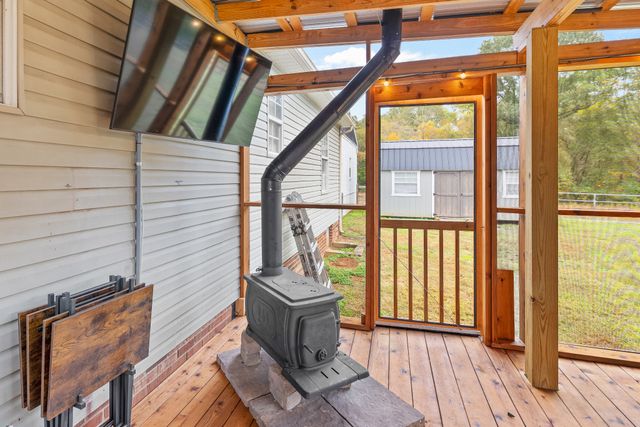 1294 Redbud Ln, Columbia, TN 38401