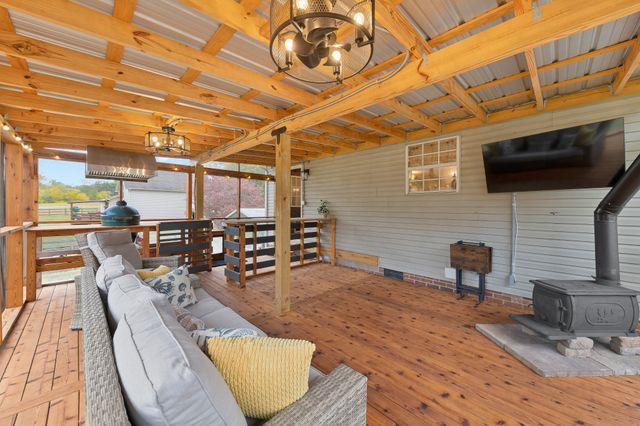 1294 Redbud Ln, Columbia, TN 38401