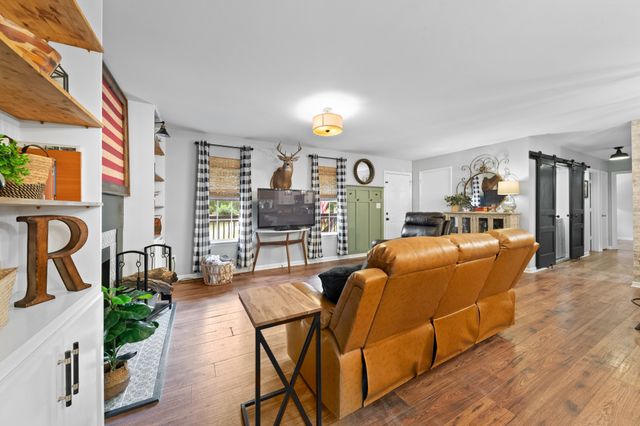 1294 Redbud Ln, Columbia, TN 38401