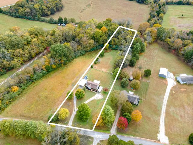 1294 Redbud Ln, Columbia, TN 38401