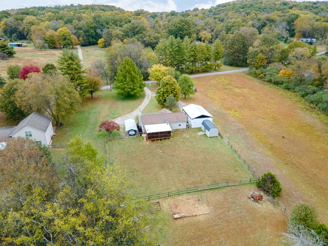 1294 Redbud Ln, Columbia, TN 38401