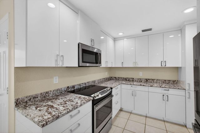 512 Ocean Dunes Circle, Jupiter, FL 33477