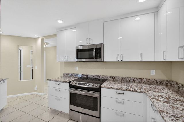 512 Ocean Dunes Circle, Jupiter, FL 33477