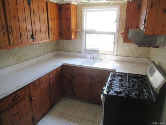 19 Bonnell Street, Middletown, NY 10940