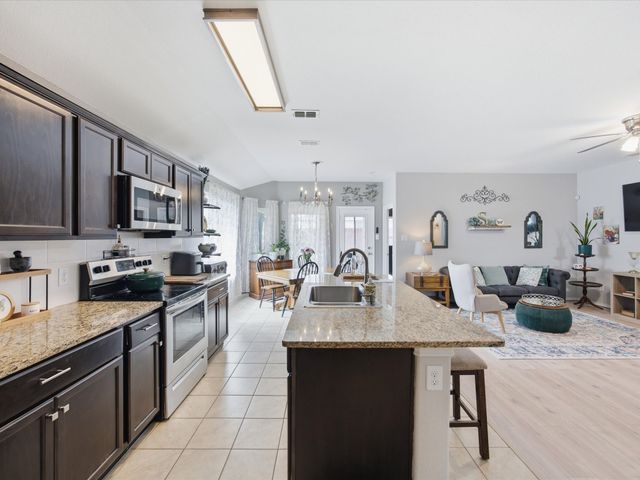 315 Preakness Lane, Ponder, TX 76259