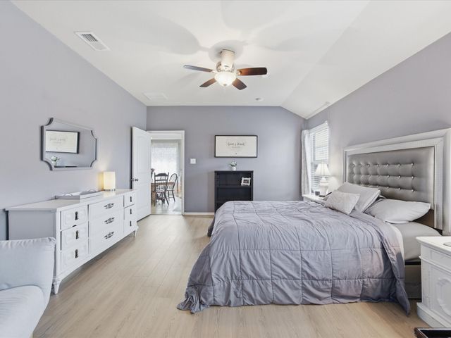 315 Preakness Lane, Ponder, TX 76259