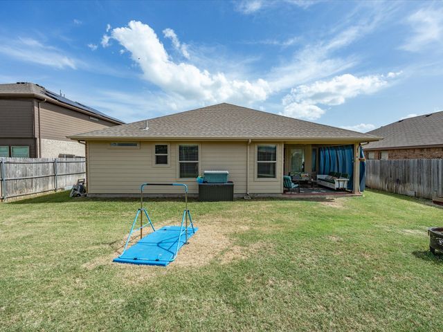 315 Preakness Lane, Ponder, TX 76259