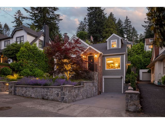 203 Sw KINGSTON Ave, Portland, OR 97205