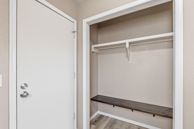 2309 N Chadsworth St, Wichita, KS 67205