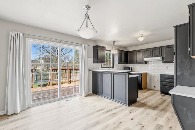 2309 N Chadsworth St, Wichita, KS 67205