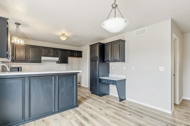 2309 N Chadsworth St, Wichita, KS 67205