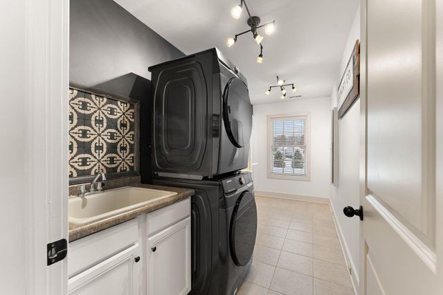 197 Appaloosa Lane, Valparaiso, IN 46383