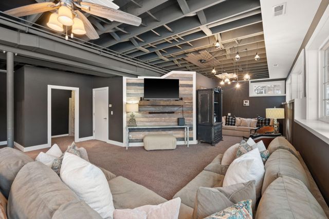 197 Appaloosa Lane, Valparaiso, IN 46383