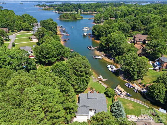 2494 Cherry Lane, Denver, NC 28037