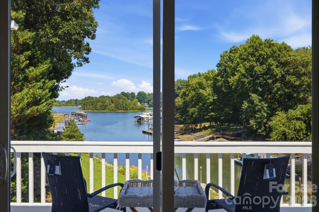 2494 Cherry Lane, Denver, NC 28037