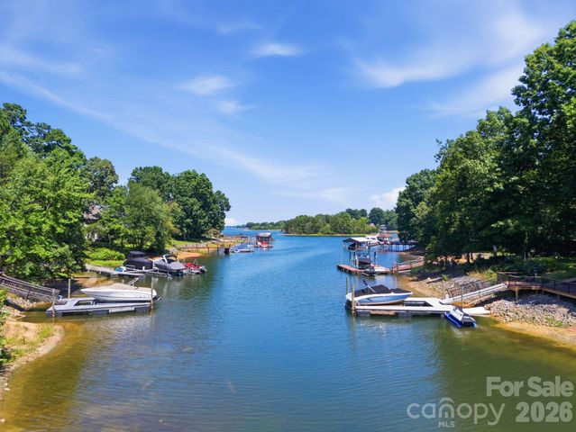 2494 Cherry Lane, Denver, NC 28037