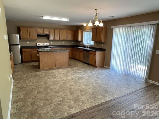 14043 Pinyon Pine Lane, Charlotte, NC 28215