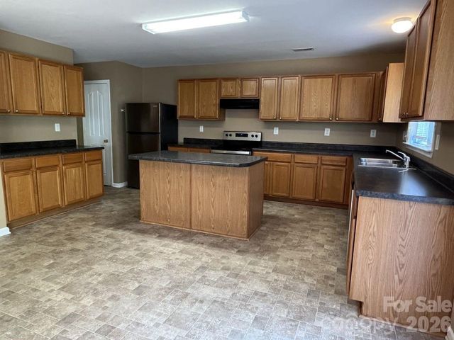 14043 Pinyon Pine Lane, Charlotte, NC 28215