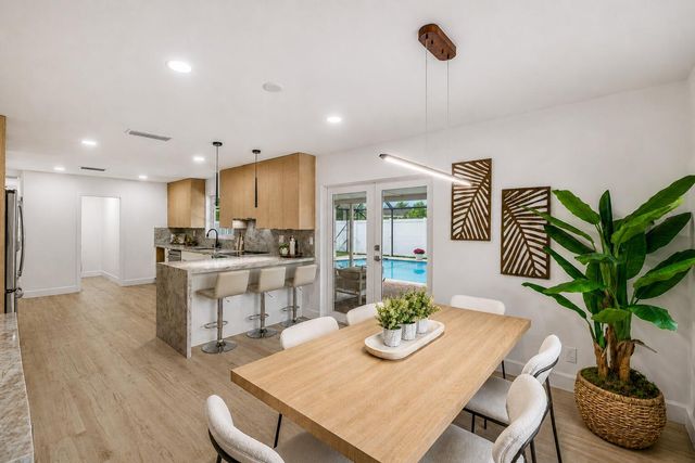 718 SW 27th Place, Boynton Beach, FL 33435