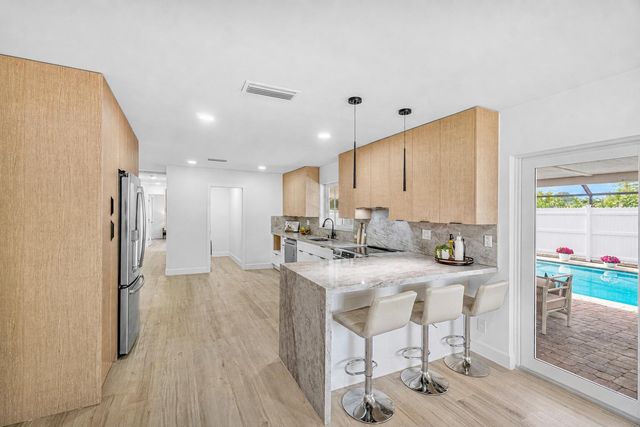 718 SW 27th Place, Boynton Beach, FL 33435