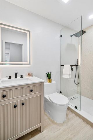 718 SW 27th Place, Boynton Beach, FL 33435