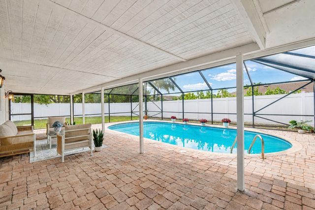 718 SW 27th Place, Boynton Beach, FL 33435