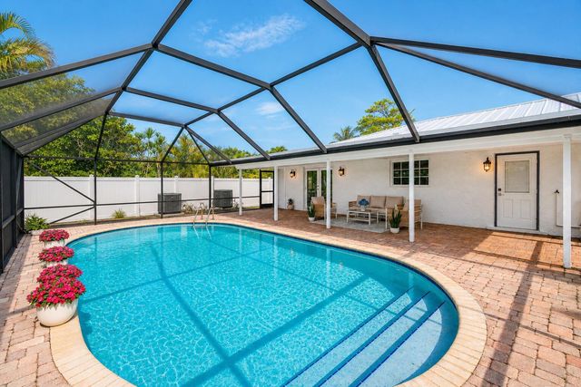 718 SW 27th Place, Boynton Beach, FL 33435