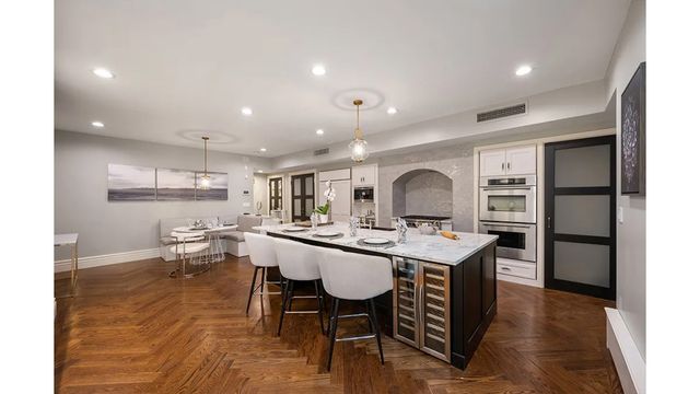 113 E 64TH Street, New York City, NY 10065