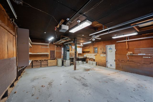 3640 N Shore Drive, Moline, IL 61265