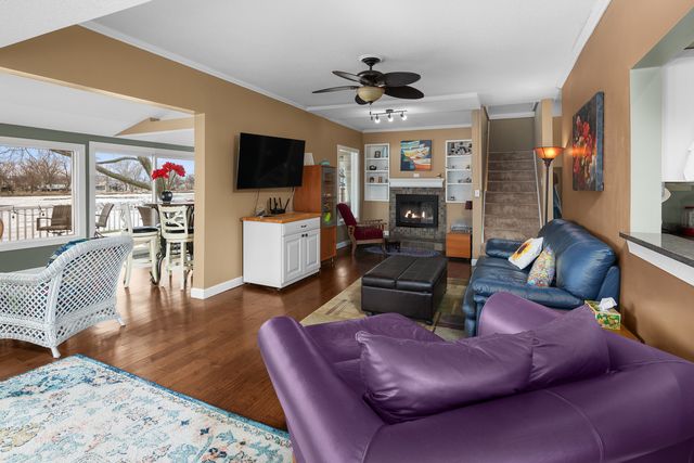 3640 N Shore Drive, Moline, IL 61265