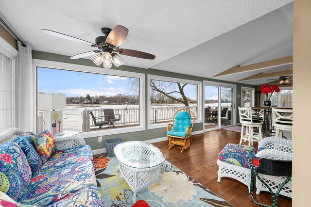 3640 N Shore Drive, Moline, IL 61265