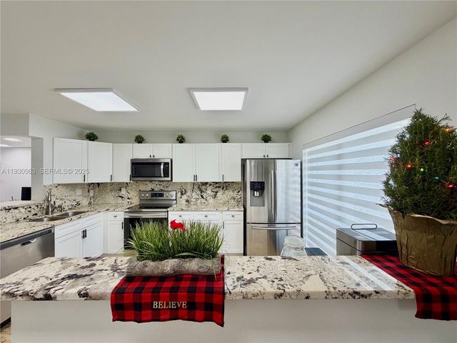 934 NE 27th Ave, Hallandale Beach, FL 33009