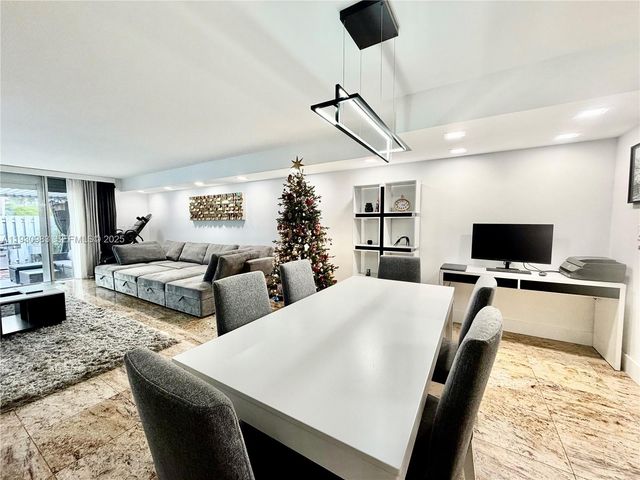 934 NE 27th Ave, Hallandale Beach, FL 33009