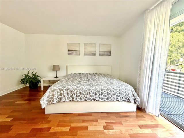 934 NE 27th Ave, Hallandale Beach, FL 33009