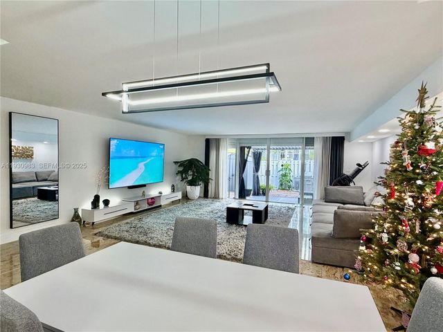 934 NE 27th Ave, Hallandale Beach, FL 33009