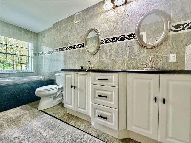 934 NE 27th Ave, Hallandale Beach, FL 33009