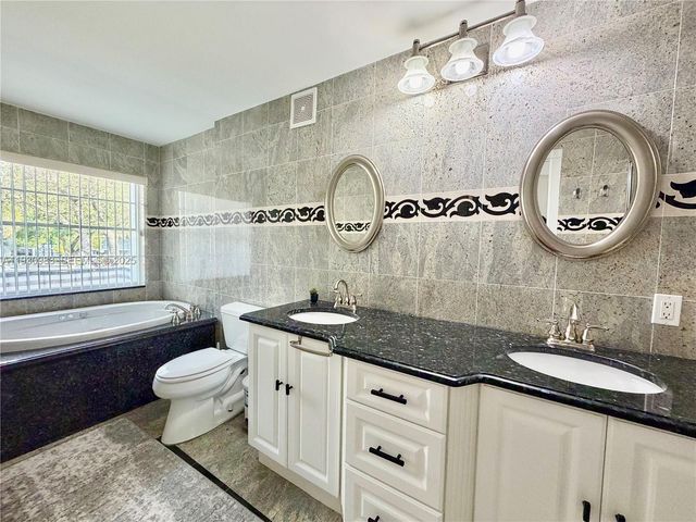 934 NE 27th Ave, Hallandale Beach, FL 33009