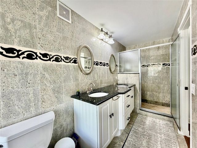 934 NE 27th Ave, Hallandale Beach, FL 33009