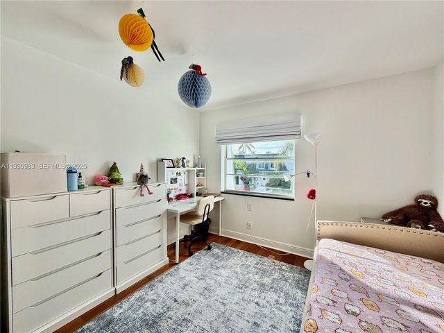 934 NE 27th Ave, Hallandale Beach, FL 33009