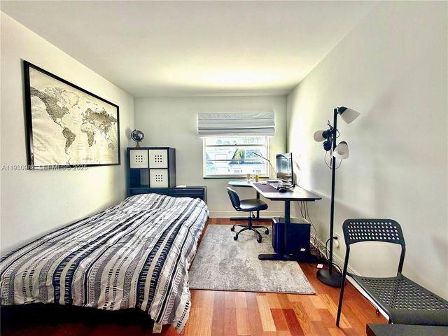 934 NE 27th Ave, Hallandale Beach, FL 33009