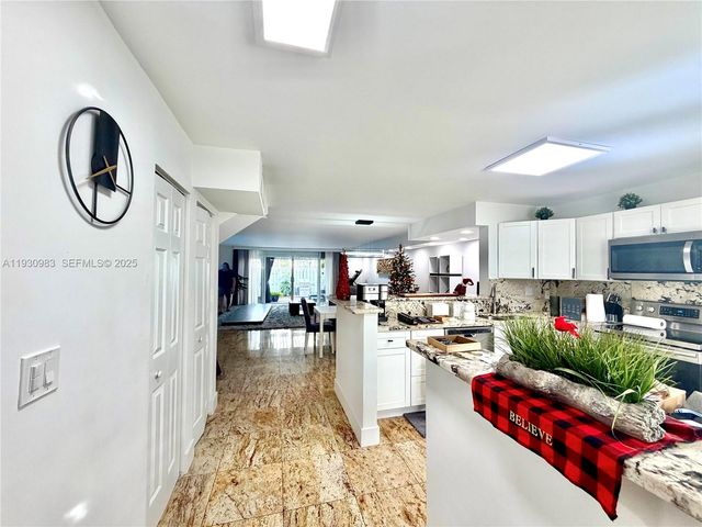 934 NE 27th Ave, Hallandale Beach, FL 33009