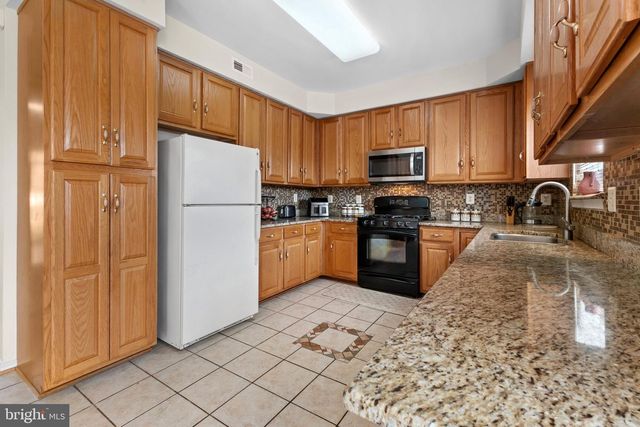 6217 OSCAR CT, Woodbridge, VA 22193