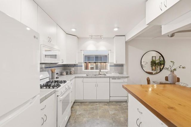 1091 15th Avenue, Redwood City, CA 94063