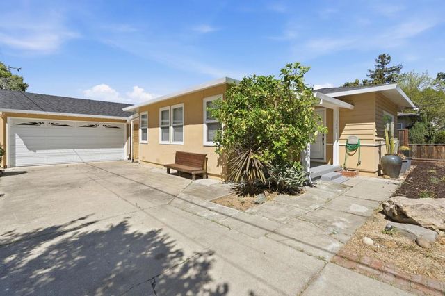 1091 15th Avenue, Redwood City, CA 94063