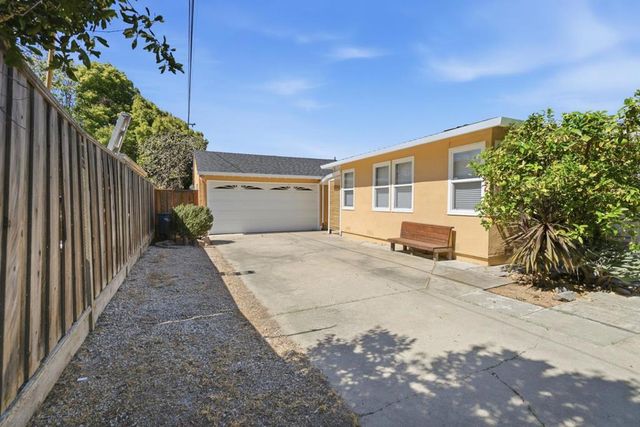 1091 15th Avenue, Redwood City, CA 94063