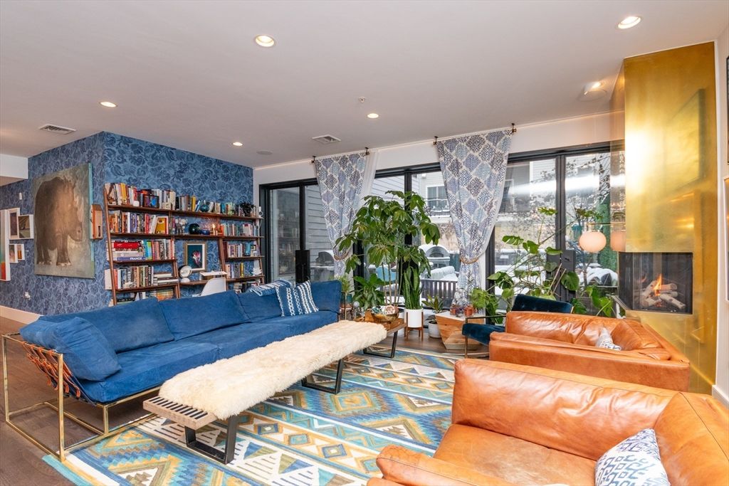 621 East First A4, Boston, MA 02127